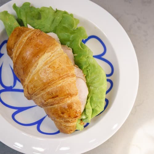 Круассан с курицей