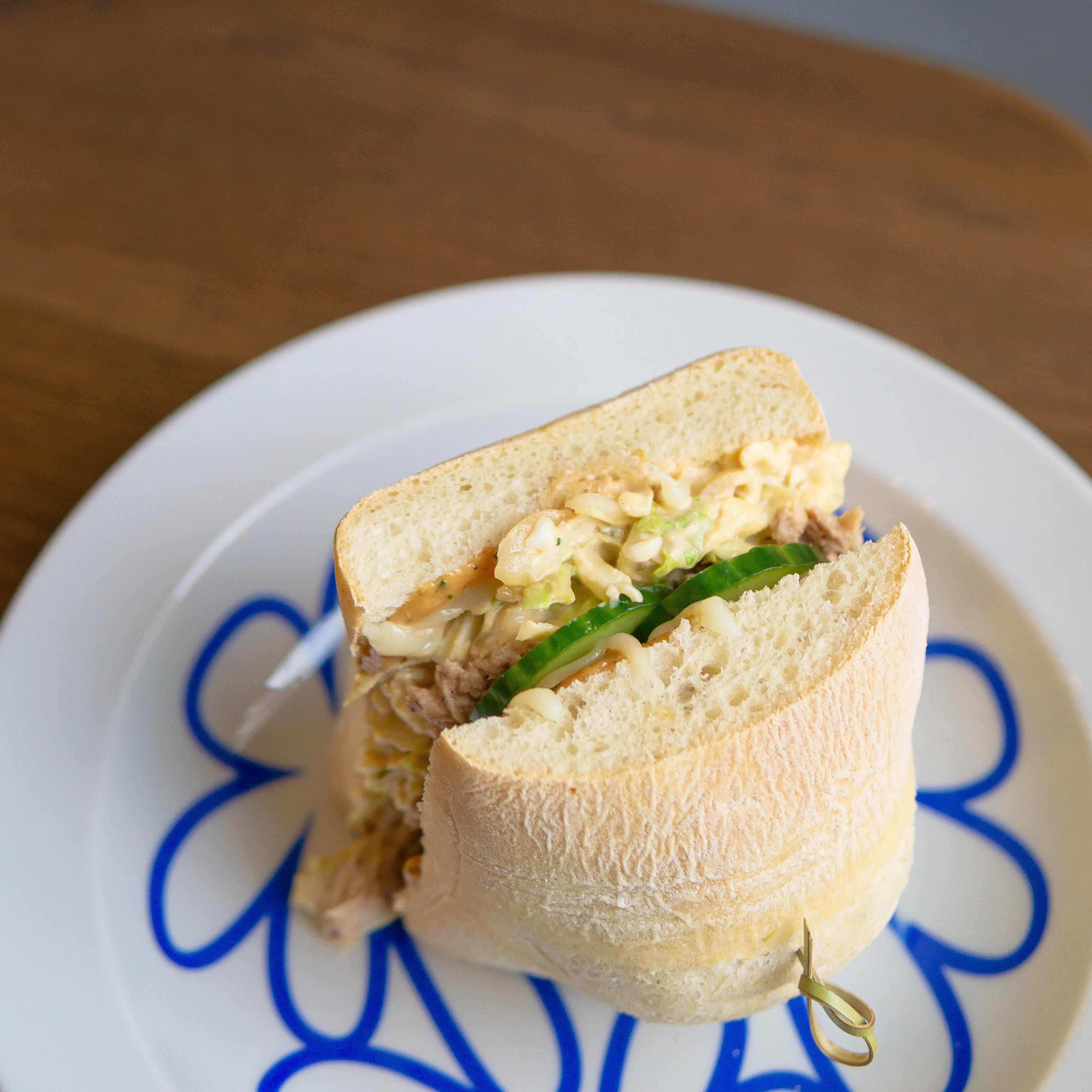 Сэндвич с тунцом